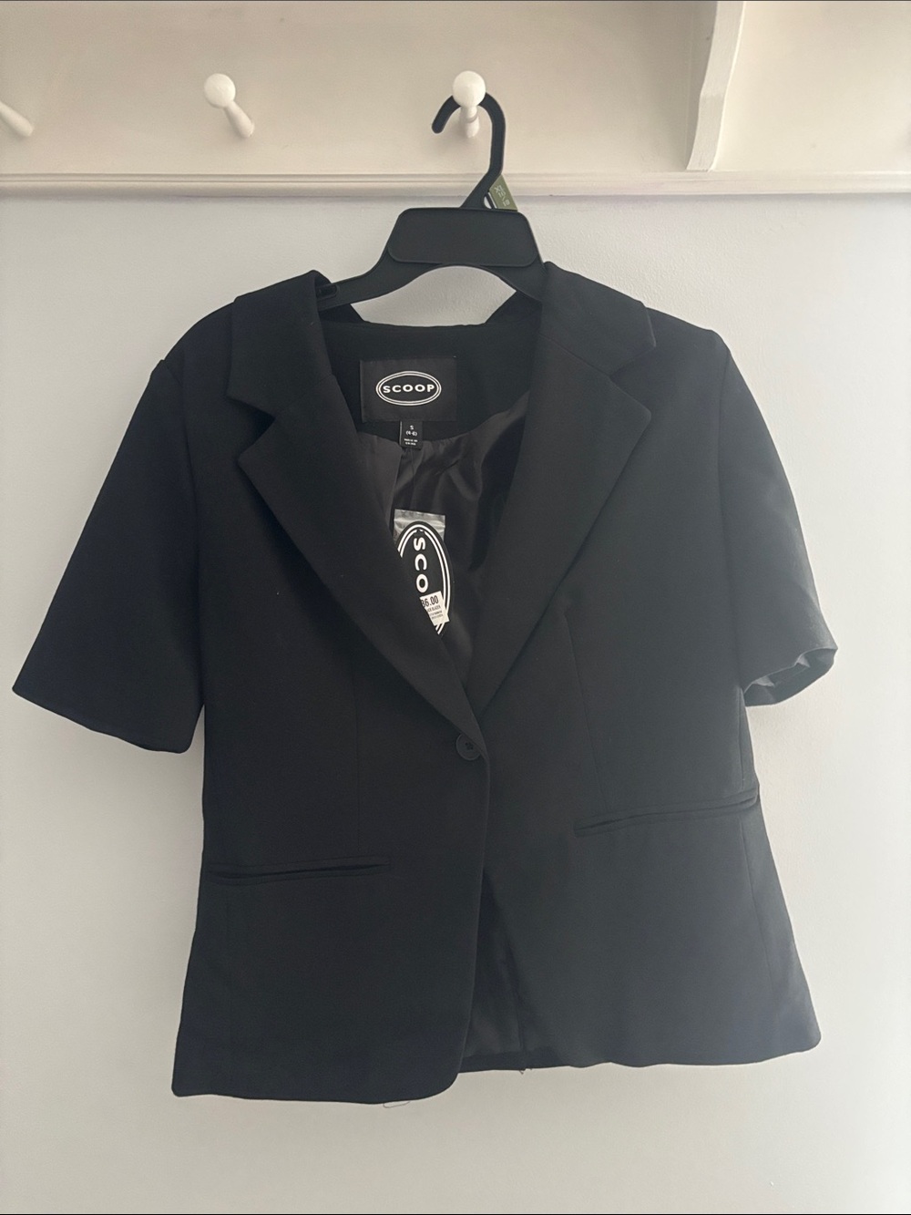 Scoop Short-Sleeve Black Blazer Jacket